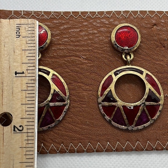 Red, Purplish, Maroon Enameled Circle Triangular Geometric 80s Retro Earrings - Picture 2 of 4